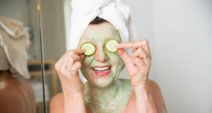 Как подготовить лицо к солнцу: советы косметолога по уходу и рецепты витаминных масок