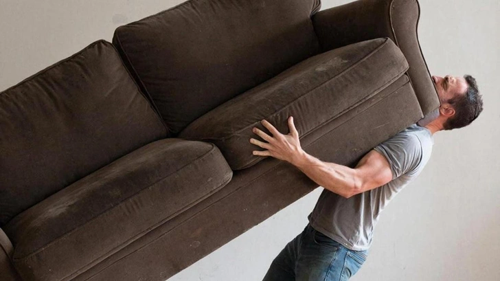 Мужчина заработал инфаркт, разгружая мебель. Сердце останавливалось дважды