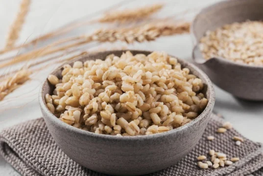 Не отказывайтесь от перловки: секрет каши, которая богата фосфором, полезным для костей