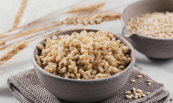 Не отказывайтесь от перловки: секрет каши, которая богата фосфором, полезным для костей