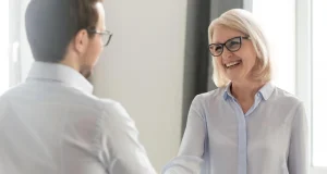 Не прикасайся ко мне: что такое гаптофобия, когда рукопожатие превращается в испытание