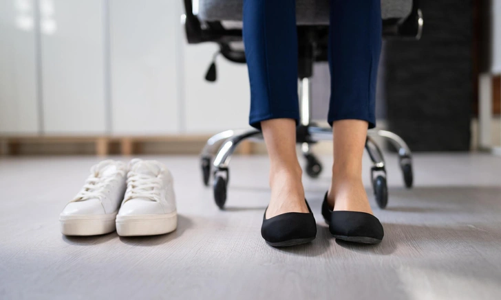 Норма или пора к врачу: почему становятся малы любимые туфли, объяснил ортопед