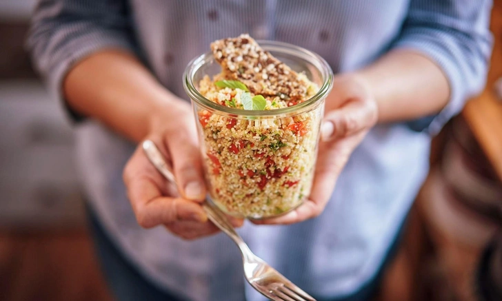 С чем сочетать киноа, чтобы в разы повысить усвоение железа, советует нутрициолог