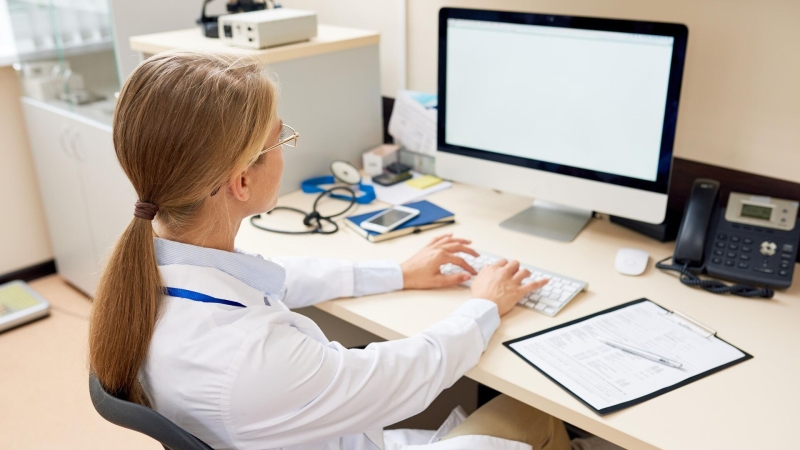 Свыше 60 тыс обращений поступило на "горячую линию" главврача в Подмосковье