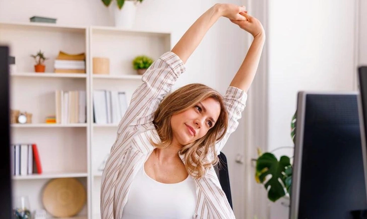 Весенний «разблок» позвоночника: 3 простых упражнения против сутулости