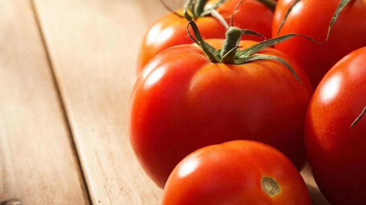 Всегда замачивайте помидоры в соленой воде. Вот зачем это нужно