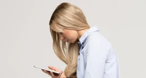 Жировая ловушка, которая вредит сосудам и нервам: как избавиться от холки