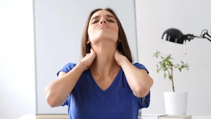 Действует лучше кофе: 4 упражнения для шеи, чтобы мозг начал работать быстрее