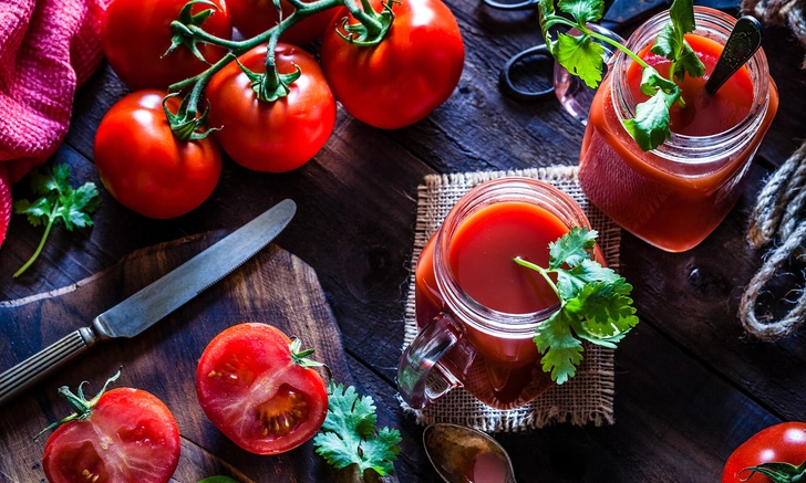 Еще полезнее, чем помидоры: 5 свойств томатного сока, о которых знают не все
