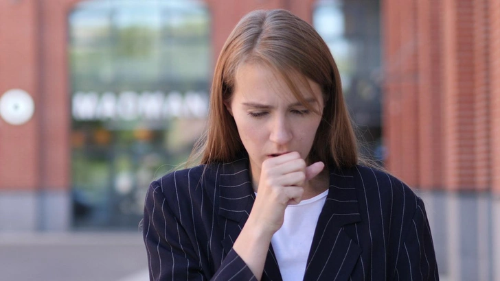 Иммунолог Парецкая объяснила, что за вирус доводит россиян этой весной до кашля с кровью