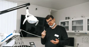 Имплантация зубов: что важно знать, если вы все еще боитесь вернуть улыбку