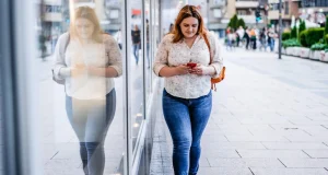 Назван возраст, когда толстеть особенно опасно: это повышает риск преждевременной смерти