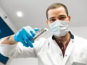 От виниров до имплантации: где позаботиться о здоровье и красоте зубов