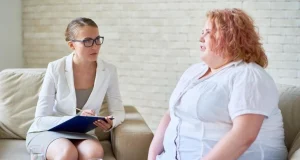 «Это уже не про лишний вес, а про выживание»: врачи обсуждают новую эпоху лечения ожирения