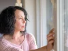 Дерматолог Журавлева рассказала, можно ли загореть через стекло и получить вредное облучение