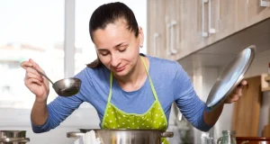 Не борщ и не овощной: 3 рецепта супа на неделю без долгого стояния у плиты