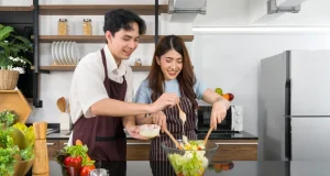 Не даст съесть лишнего и уберет отеки: этот продукт незаменим для худеющих