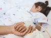 Непривитая 4-летняя девочка умерла от дифтерии. Ее родителей обвинили в убийстве