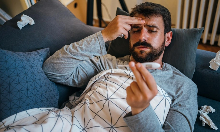 Температуры нет, а кашель есть: терапевт о «холодной простуде», которая опаснее, чем кажется