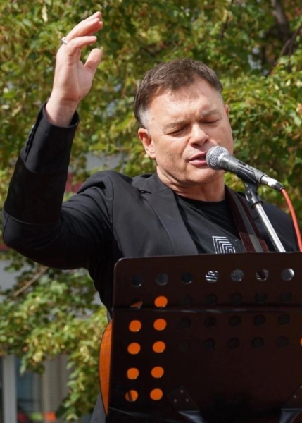 “Сегодня экономика рулит всем”: Евгений Дятлов о тенденциях современного театра, понимании мира и кумирах в профессии