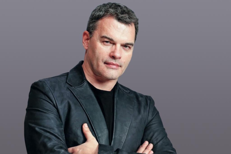 “Сегодня экономика рулит всем”: Евгений Дятлов о тенденциях современного театра, понимании мира и кумирах в профессии