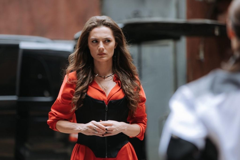 “Только в кино вампиров романтизируют”: Ангелина Поплавская о роли в сериале “Граница миров”